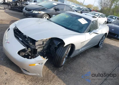 2005 Chevrolet Corvette из США, поврежденный, VIN 1G1YY24U755102175